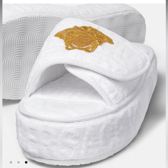 NWB Versace All-Over White And Gold Slippers Size